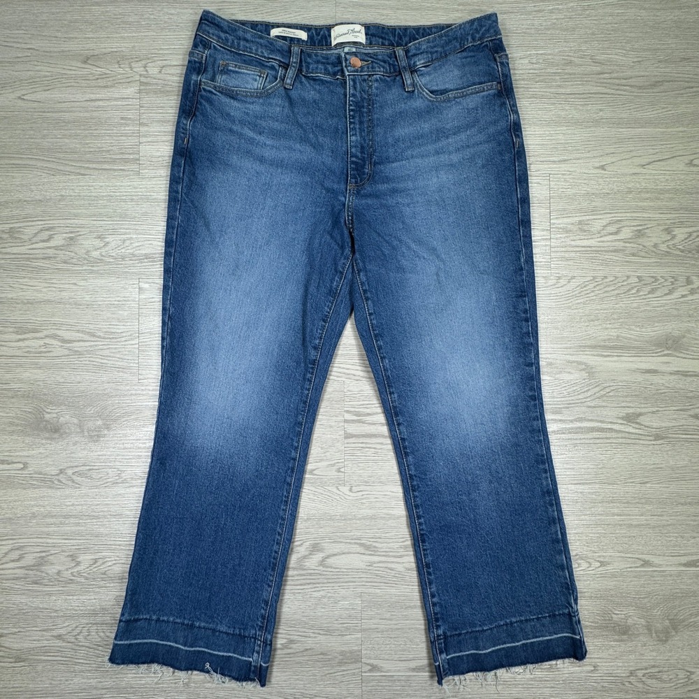 Universal Thread Women's Ankle Bootcut Jeans Blue 12/R Raw Hem Stretch Denim